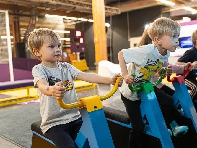 cyclo Kids: Kinder treten in die Pedale